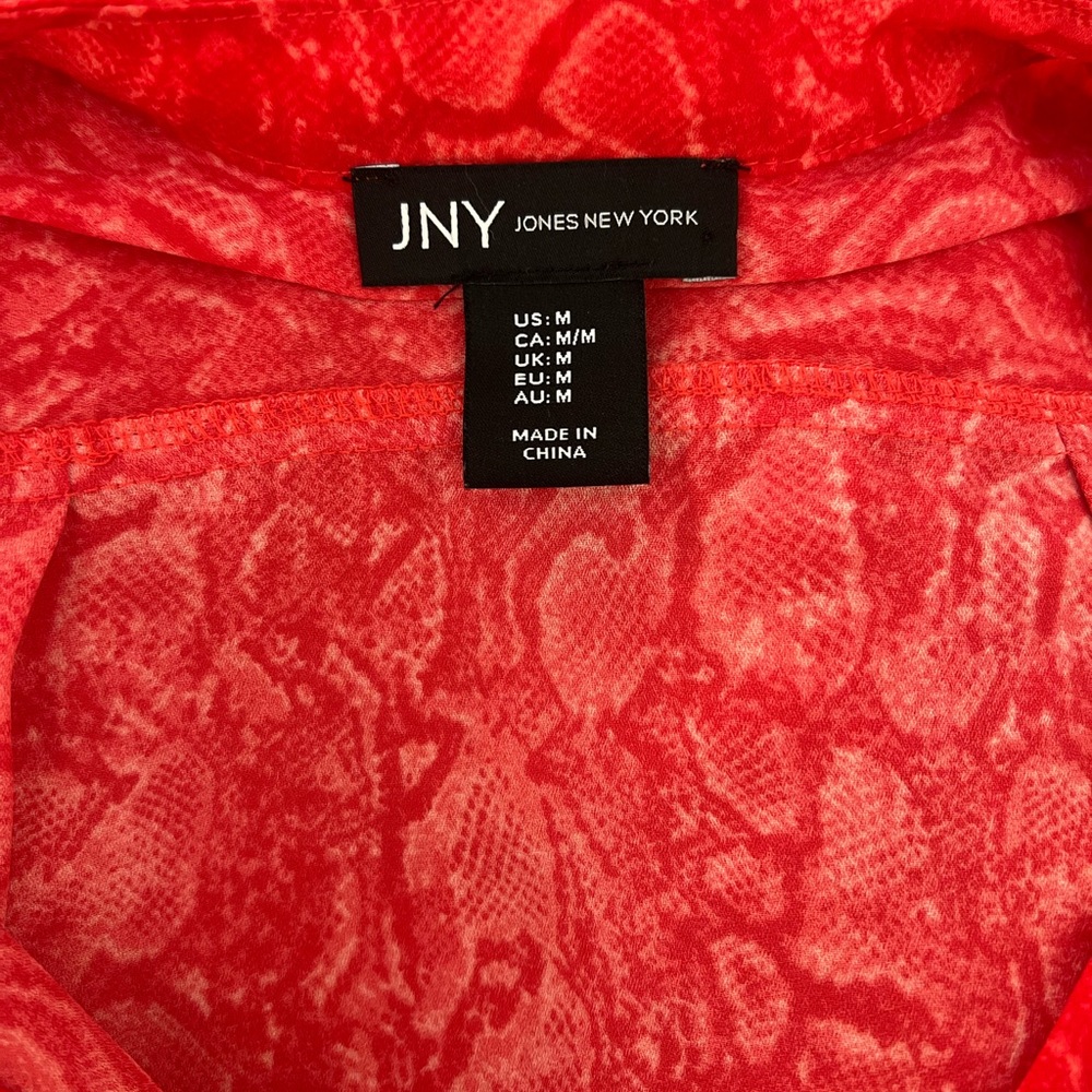 JNY Jones New York Red Snake Skin Pattern Blouse - Size Medium - Picture 11 of 13